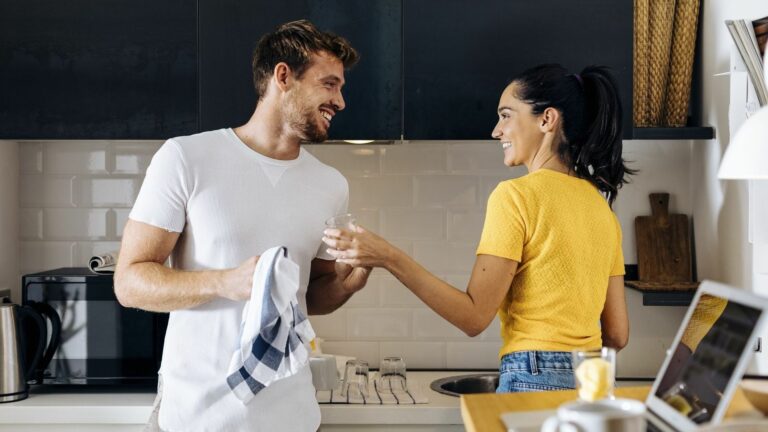 5 raisons d’encourager le partage des tâches ménagères